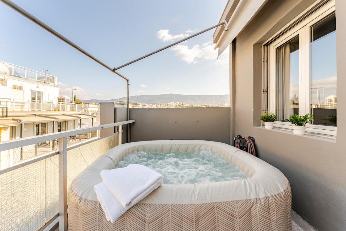 アテネLovely Apt W/Heated Jacuzzi &Full Acropolis Viewアパートメント エクステリア 写真